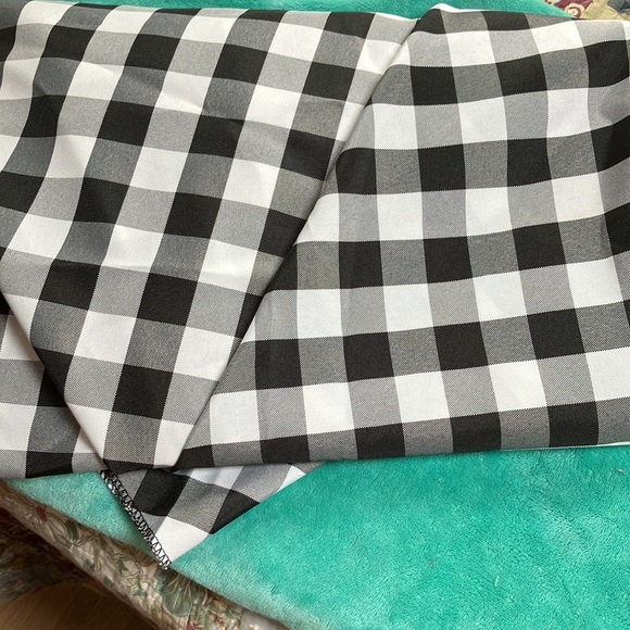 Round table cloth - Picture 2 of 2